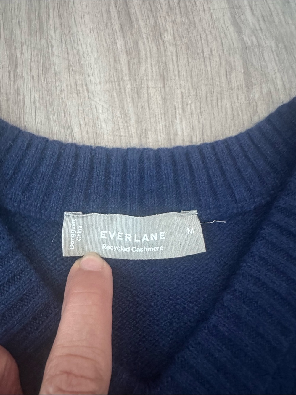 Everlane The Cashmere Vest Sweater in Navy Blue Size M - Picture 3 of 6